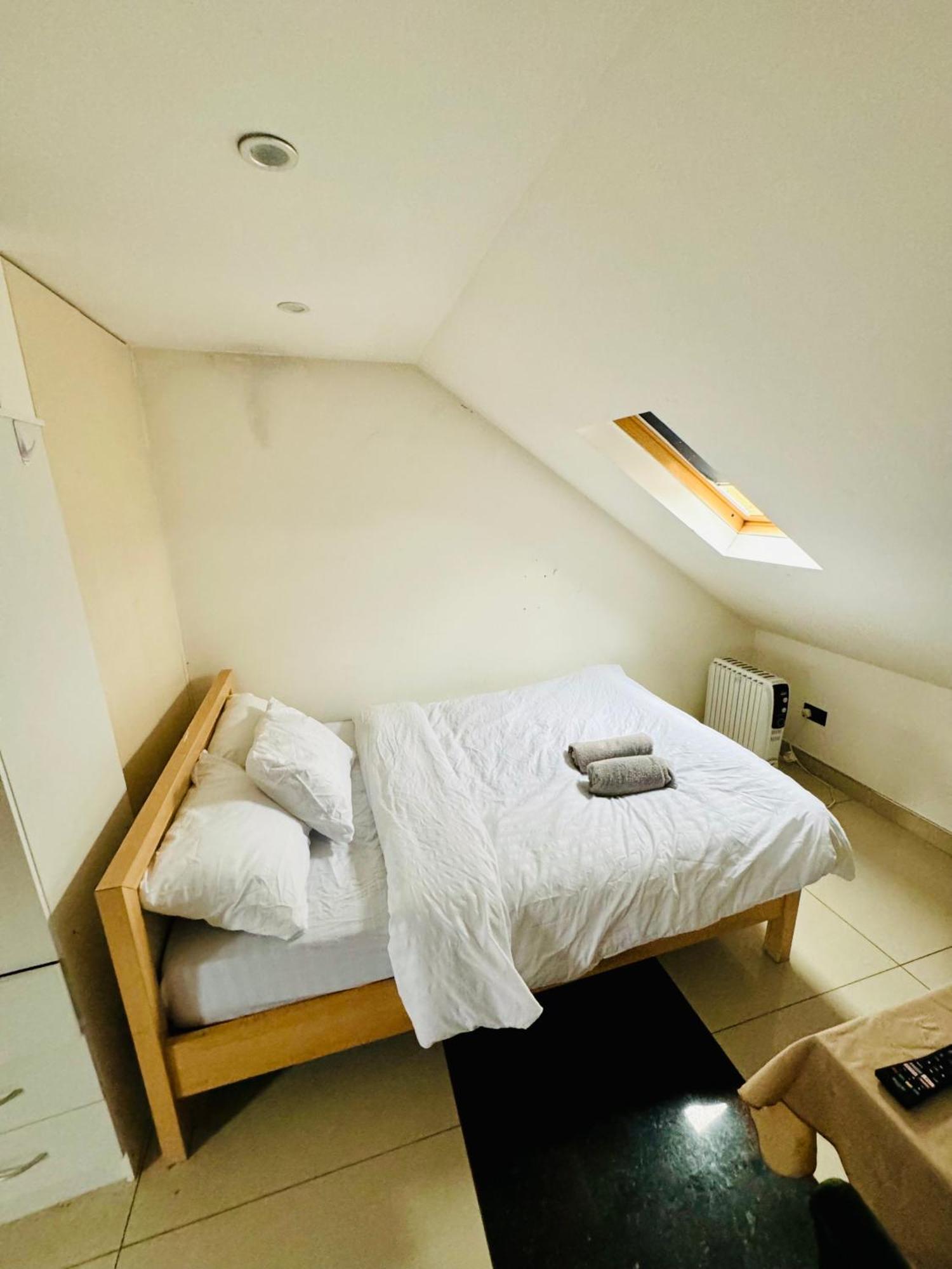 The Great Falcon Accommodation London Exteriör bild